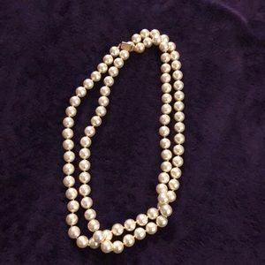 Monet pearl necklace
